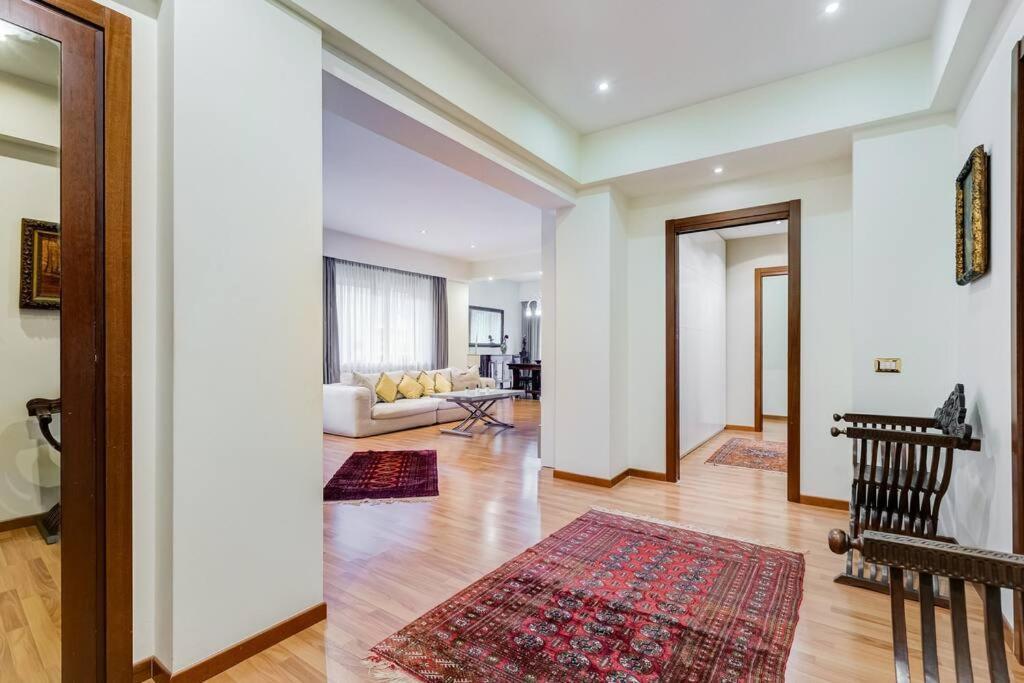 Exclusive Apartment In Eur Lake Roma Dış mekan fotoğraf