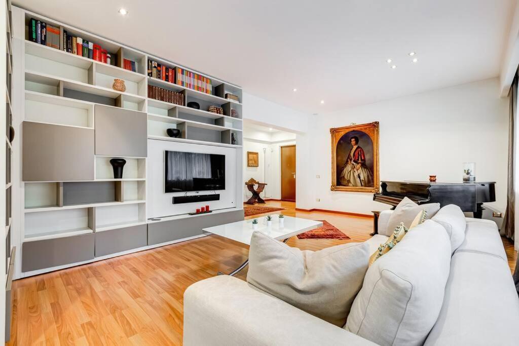 Exclusive Apartment In Eur Lake Roma Dış mekan fotoğraf