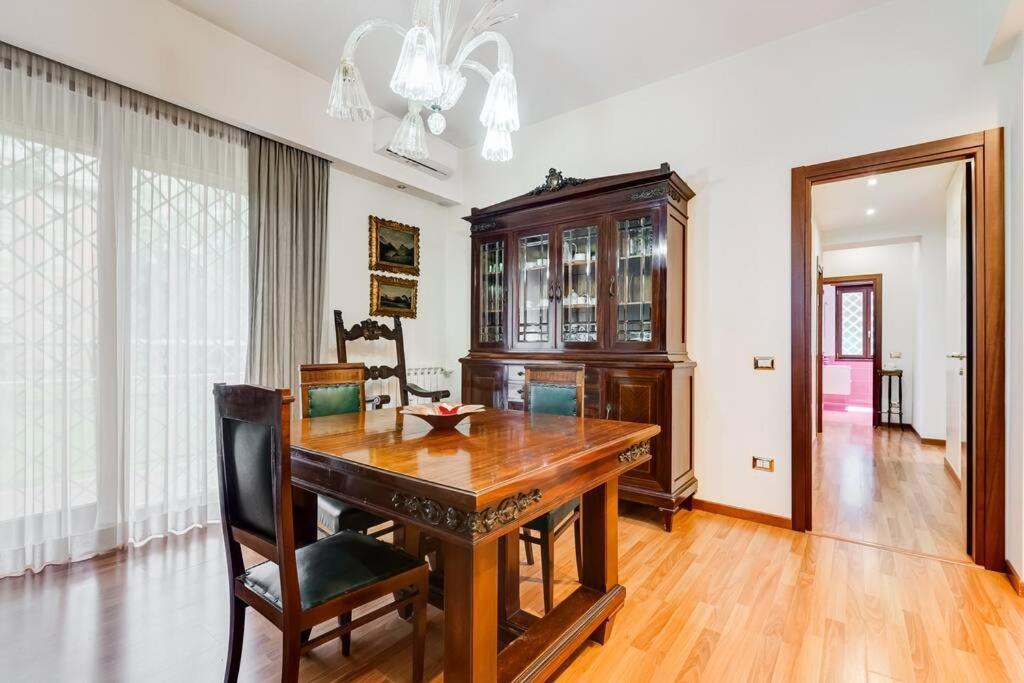 Exclusive Apartment In Eur Lake Roma Dış mekan fotoğraf
