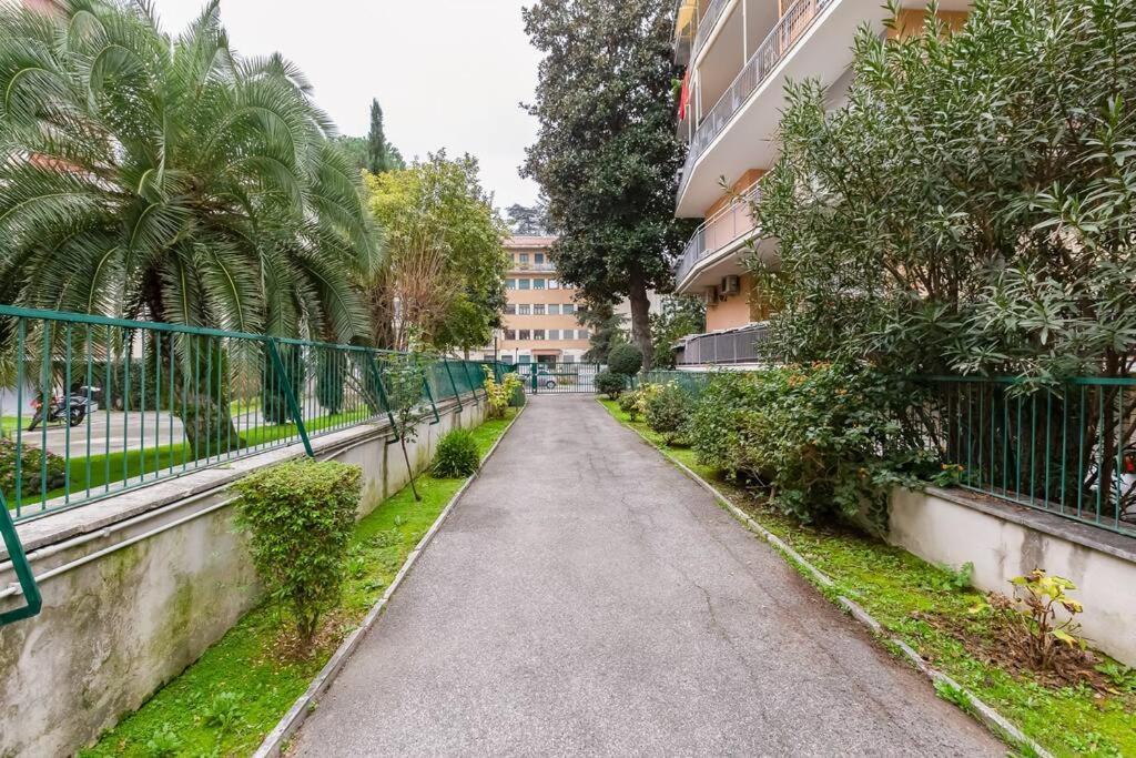 Exclusive Apartment In Eur Lake Roma Dış mekan fotoğraf