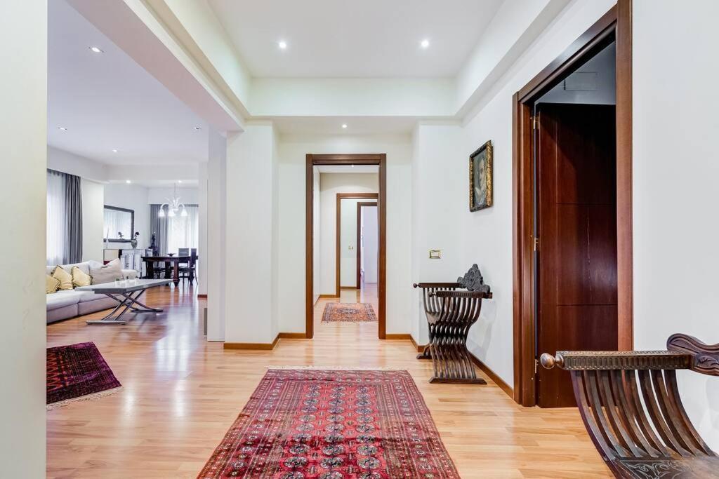Exclusive Apartment In Eur Lake Roma Dış mekan fotoğraf