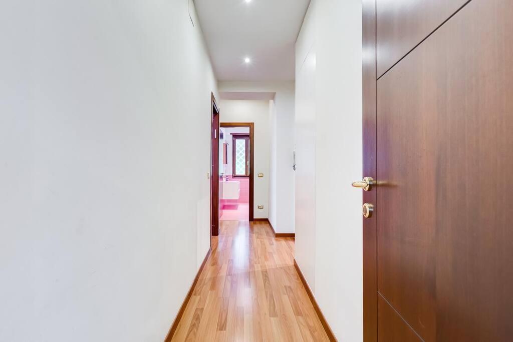 Exclusive Apartment In Eur Lake Roma Dış mekan fotoğraf